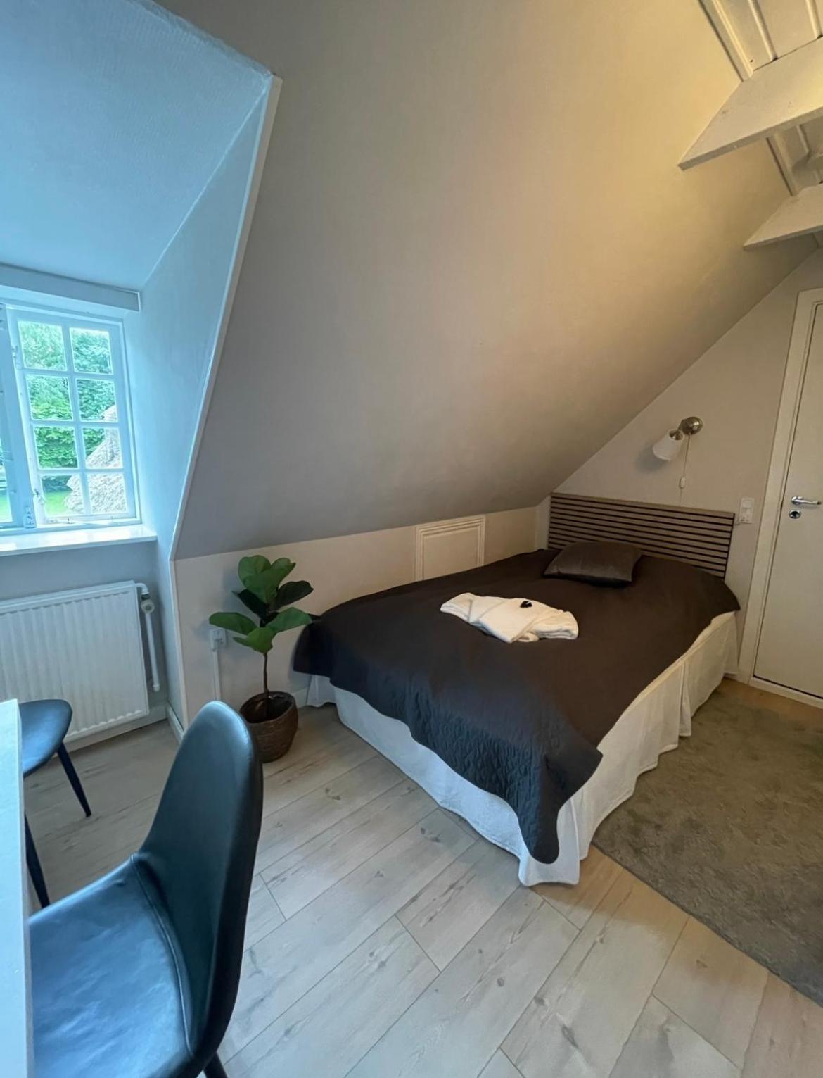 Slangerupgaard Bed & Breakfast Fakse Ladeplads Ngoại thất bức ảnh
